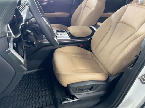 Used 2025 Audi Q7 2.0T Premium w/ Convenience Plus Package image 5