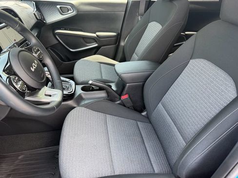Used 2025 Kia Soul EX FWD image 10