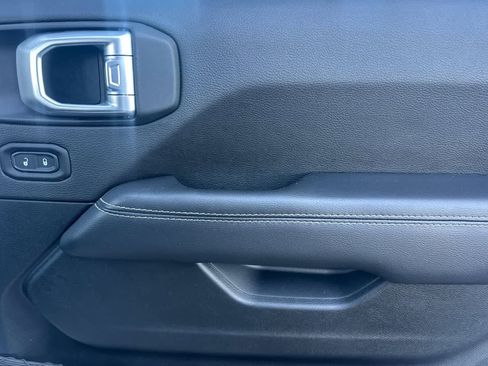 Used 2020 Jeep Wrangler Unlimited Sahara w/ LED Lighting Group image 19