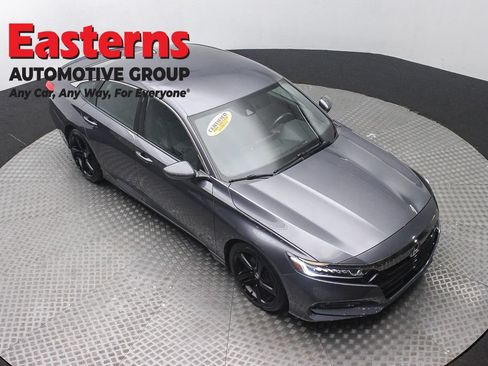 Used 2018 Honda Accord Sport image 3
