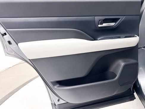 Used 2025 Toyota Grand Highlander FWD image 34