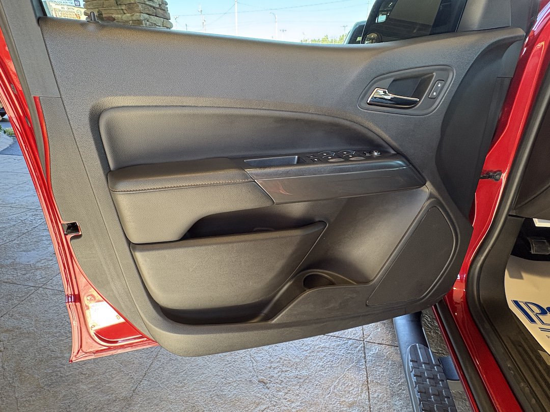 Used 2021 GMC Canyon AT4 w/ Driver Alert Package AWD/4WD image 19