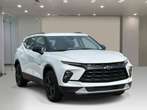 Used 2024 Chevrolet Blazer LT w/ Convenience Package FWD image 6