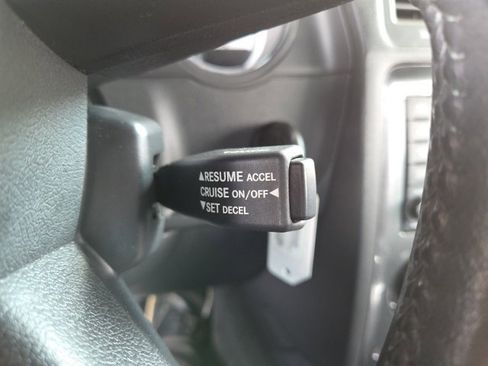 Used 2010 Dodge Challenger R/T image 10