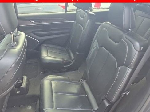 Used 2022 Jeep Grand Cherokee L Limited AWD/4WD image 5