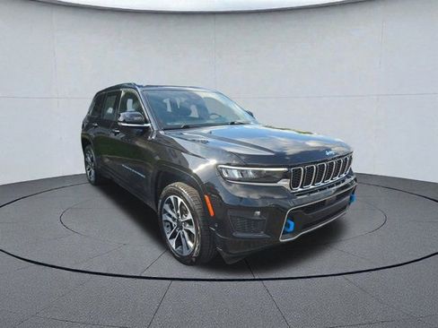 Used 2022 Jeep Grand Cherokee Overland w/ Luxury Tech Group IV image 7
