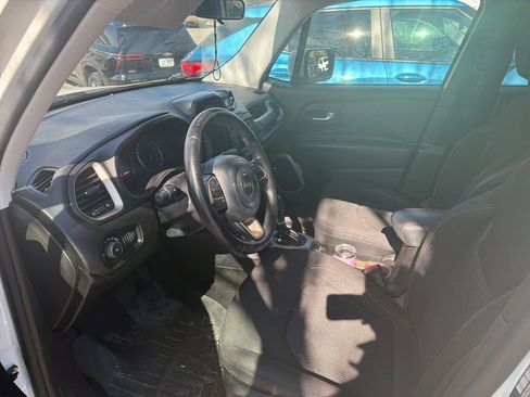 Used 2016 Jeep Renegade 75th Anniversary image 6