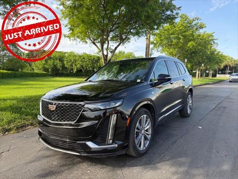 Used 2025 Cadillac XT6 Premium Luxury FWD image 2
