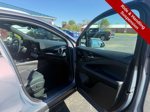 Used 2024 Chevrolet Blazer EV LT AWD/4WD image 45