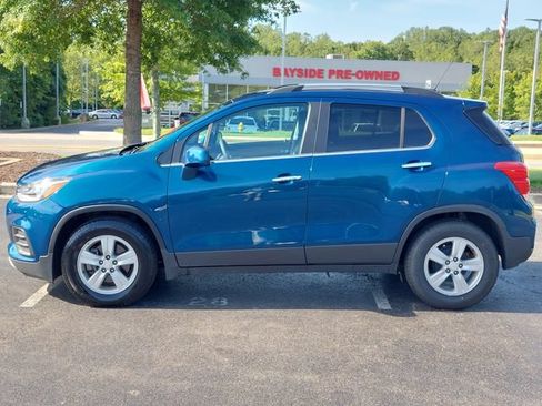 Used 2020 Chevrolet Trax LT w/ LT Convenience Package FWD image 6