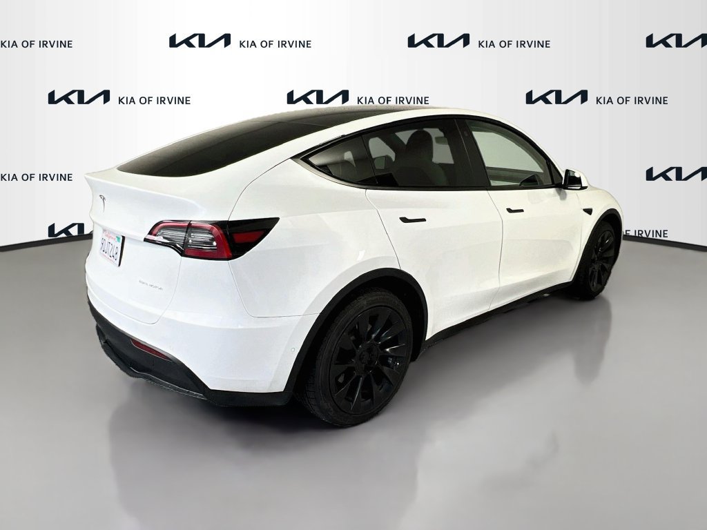 Used 2022 Tesla Model Y Long Range AWD/4WD image 8