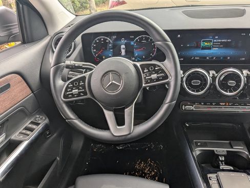 Certified 2022 Mercedes-Benz GLA 250 4MATIC w/ Premium Package Lite image 3
