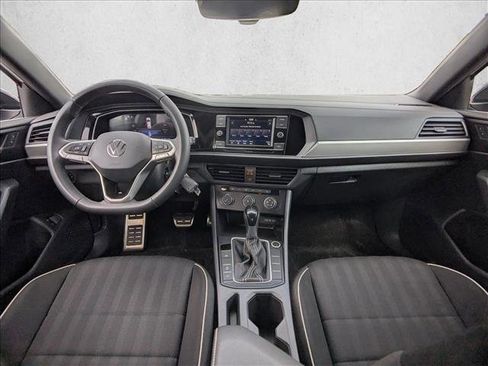 Used 2024 Volkswagen Jetta Sport image 14