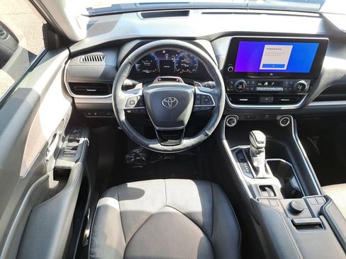 Used 2024 Toyota Grand Highlander Platinum image 14
