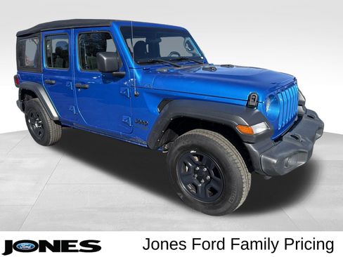 Used 2021 Jeep Wrangler Unlimited Sport image 1