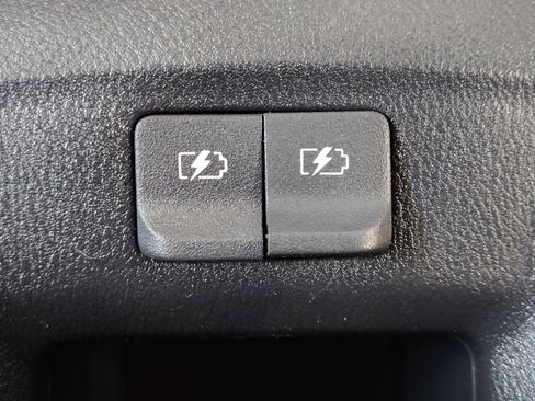 Used 2021 Nissan Versa SV FWD image 28