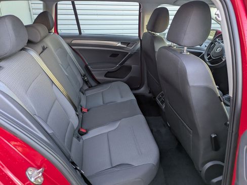 Used 2019 Volkswagen Golf S w/ Driver Assistance Package image 28