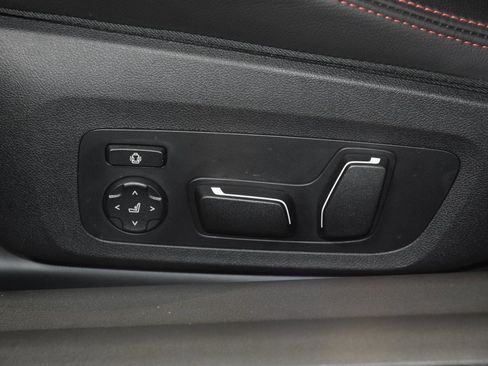 Used 2025 BMW M2 Base w/ Lighting Package image 41