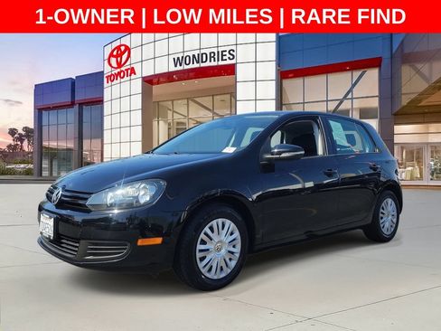 Used 2014 Volkswagen Golf 4-Door FWD image 2