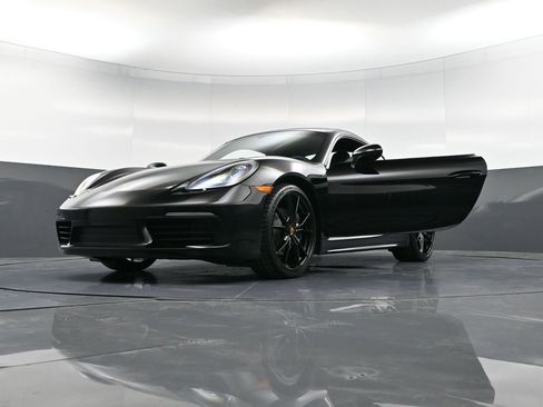 Used 2025 Porsche 718 Cayman image 35