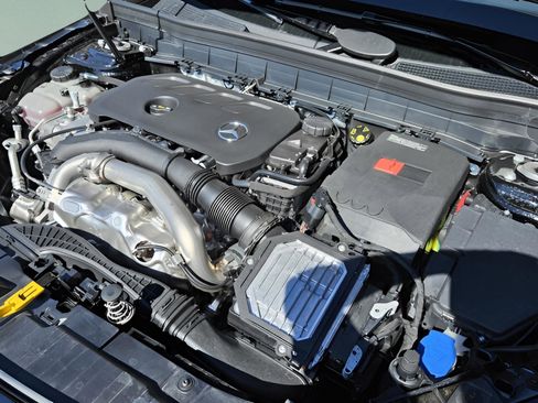 New 2026 Mercedes-Benz GLB 250 image 31