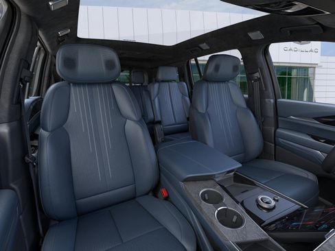 New 2025 Cadillac Escalade IQ Luxury 2 w/ LPO, Radiant Package image 40