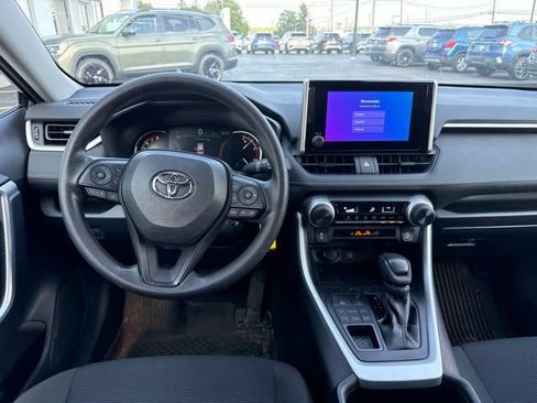 Used 2024 Toyota RAV4 LE AWD/4WD image 9