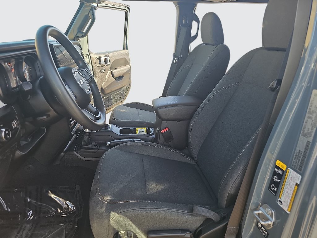 Used 2025 Jeep Gladiator Sport AWD/4WD image 14