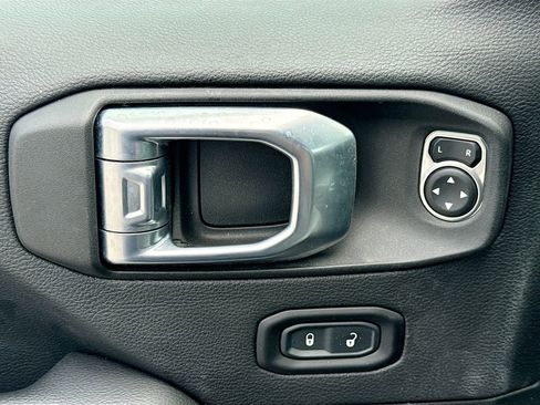 Used 2021 Jeep Gladiator Mojave AWD/4WD image 19