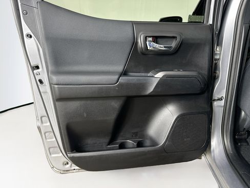 Used 2020 Toyota Tacoma TRD Off-Road image 25