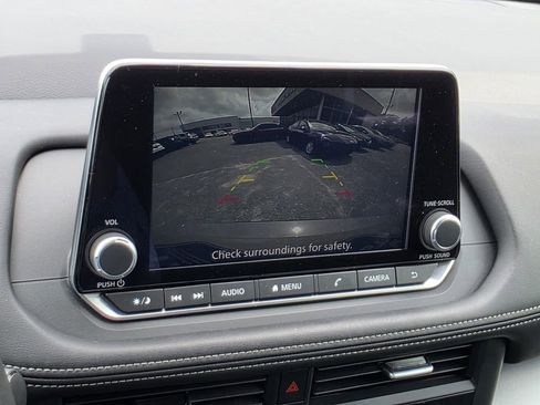 Used 2025 Nissan Rogue SV FWD image 14