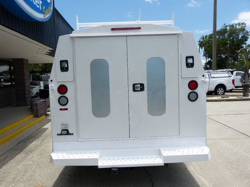 Used 2015 Chevrolet Express 3500 RWD image 12