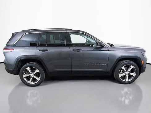 Used 2023 Jeep Grand Cherokee Limited AWD/4WD image 17