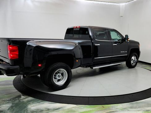 Used 2018 GMC Sierra 3500 Denali w/ Duramax Plus Package image 5