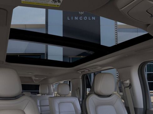 New 2024 Lincoln Navigator L Reserve image 22