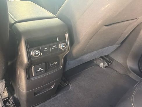 Used 2023 GMC Acadia SLE w/ Driver Convenience Package FWD image 10