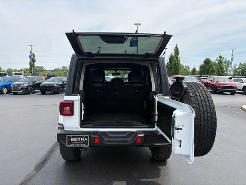 Used 2020 Jeep Wrangler Unlimited Sahara w/ Dual Top Group AWD/4WD image 16