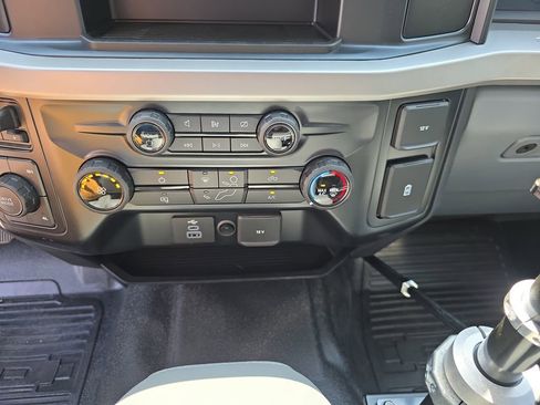 New 2024 Ford F250 XL AWD/4WD image 27