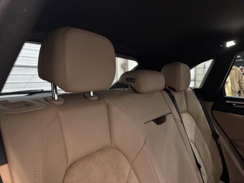 Used 2019 Porsche Macan image 31