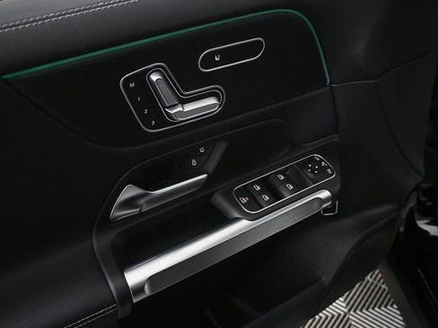 New 2026 Mercedes-Benz GLB 250 GLB 250 image 8