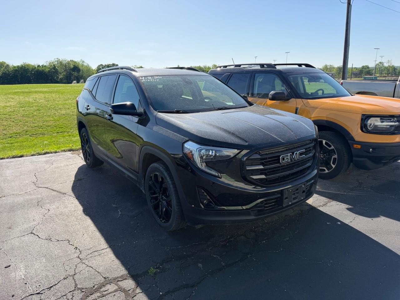 Used 2021 GMC Terrain SLT w/ Infotainment Package II AWD/4WD image 2