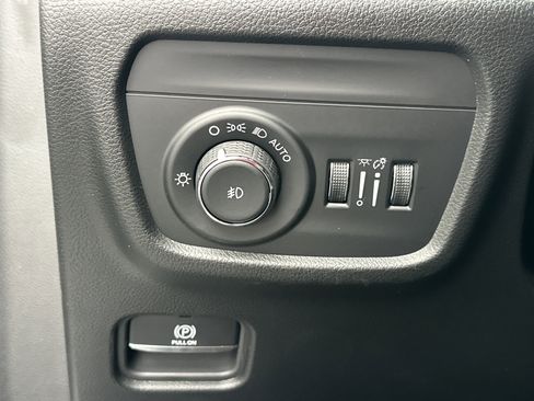 New 2026 Jeep Grand Cherokee Limited Reserve image 10