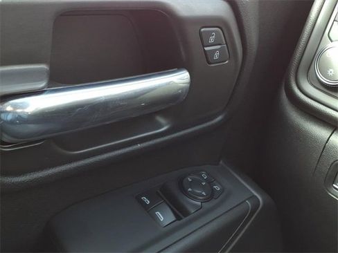 Used 2024 GMC Sierra 2500 Pro w/ Convenience Package image 16