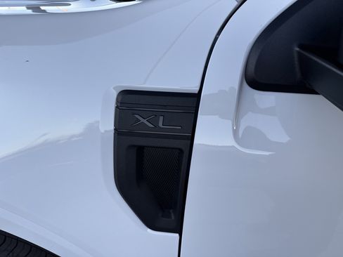 New 2026 Ford Maverick XL image 8