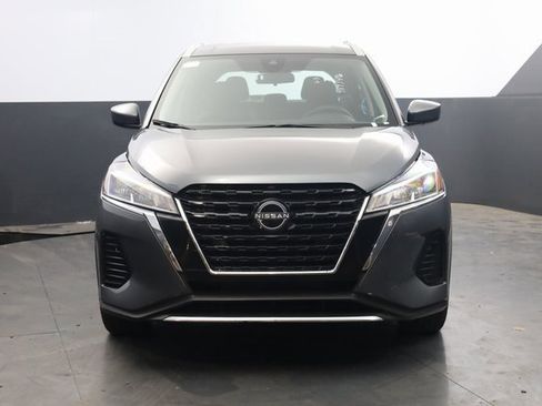 Certified 2024 Nissan Kicks SV image 3