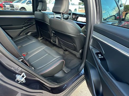 Used 2024 Jeep Wagoneer Launch Edition image 23