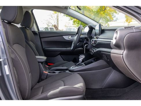 Used 2023 Kia Forte LXS image 11