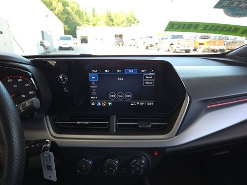 Used 2024 Chevrolet Trax RS w/ Driver Confidence Package FWD image 54