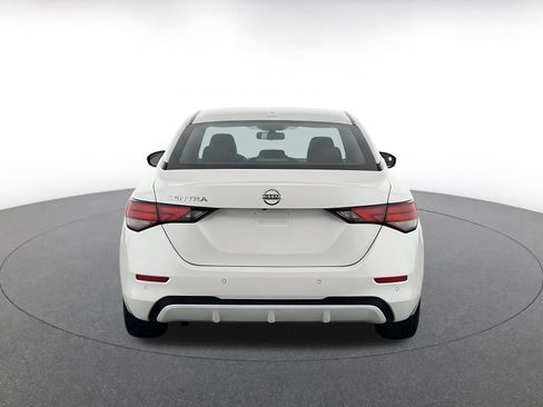 Used 2025 Nissan Sentra SV FWD image 8