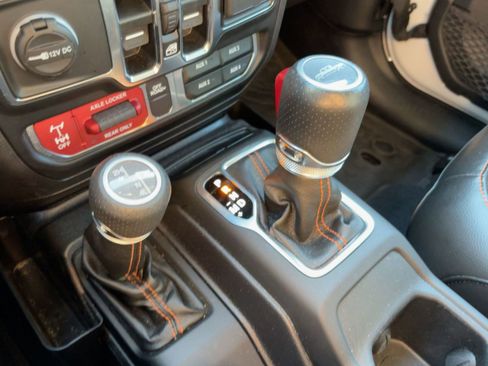 Used 2022 Jeep Gladiator Mojave w/ LED Lighting Group image 17